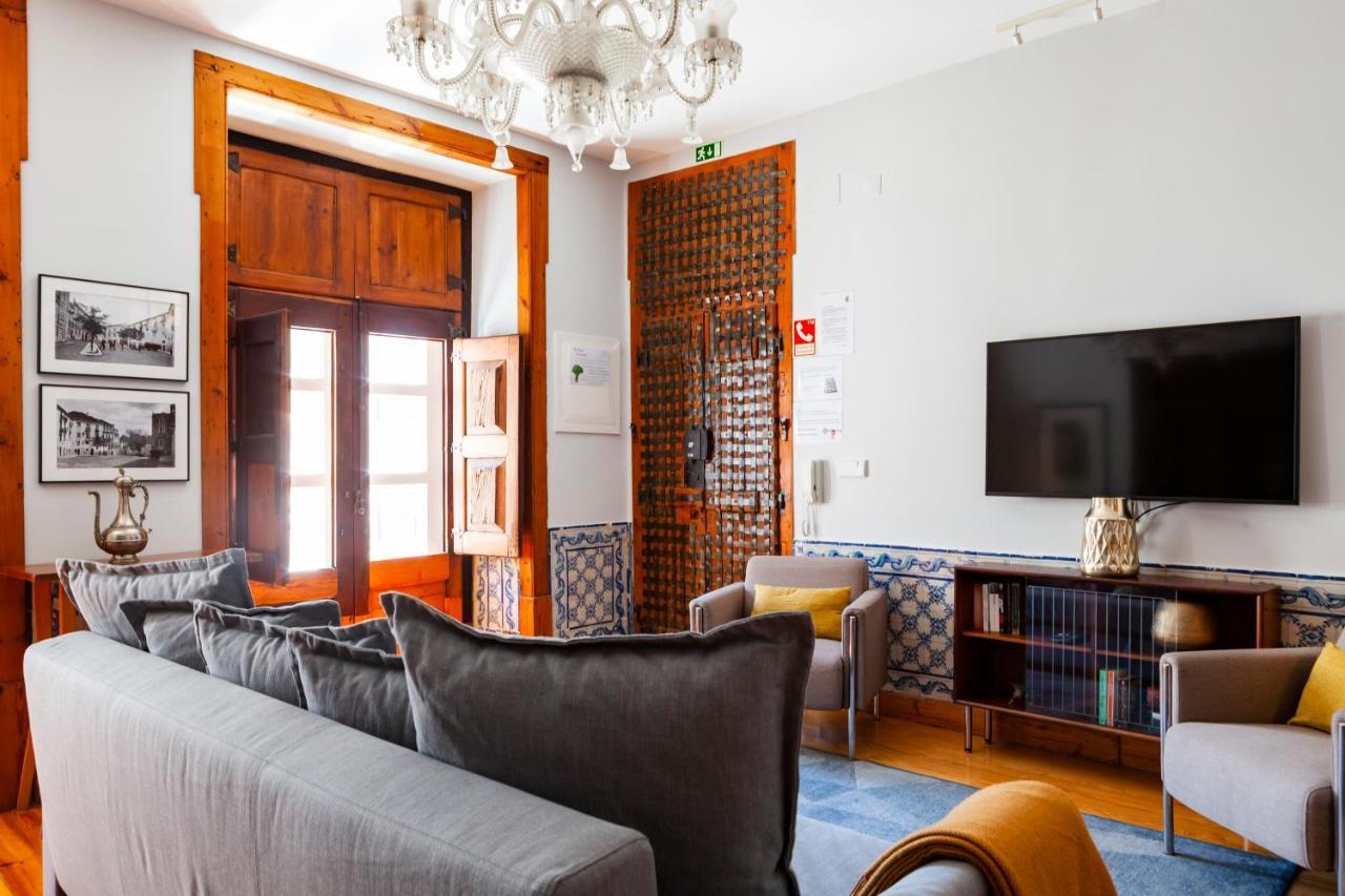 Alfama Terrace Apartment With Authentic XVIII Tiles And Historic Notes 3 Bedrooms & 2 Bathrooms Ac Lisbon Exterior photo