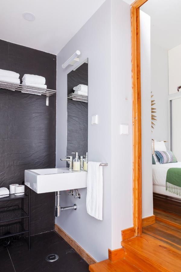 Alfama Terrace Apartment With Authentic XVIII Tiles And Historic Notes 3 Bedrooms & 2 Bathrooms Ac Lisbon Exterior photo