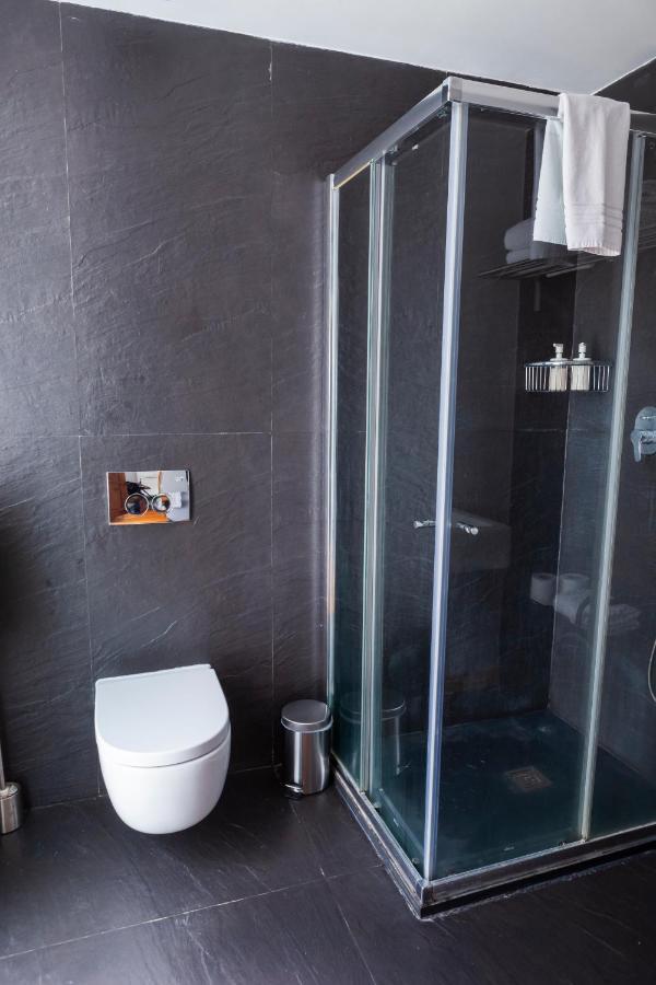 Alfama Terrace Apartment With Authentic XVIII Tiles And Historic Notes 3 Bedrooms & 2 Bathrooms Ac Lisbon Exterior photo